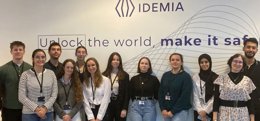 Nos étudiants visitent l'experience center d'IDEMIA grâce à ENSEActiv'